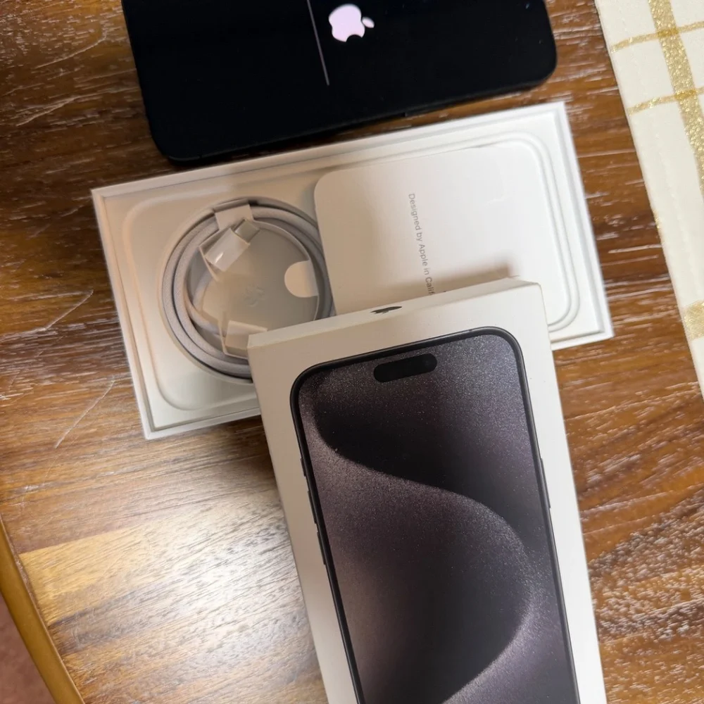 IPHONE 15 PRO MAX BLK / TITANIUM 256GB